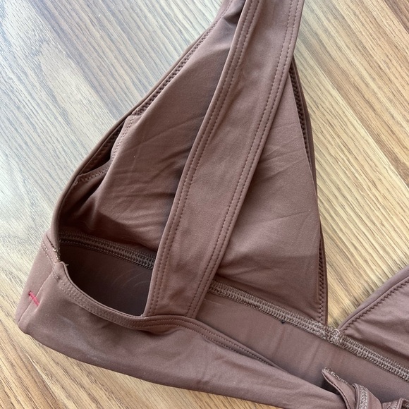 EVERLANE ReNew The Rosewood Triangle Bikini Top NWT - Picture 10 of 16